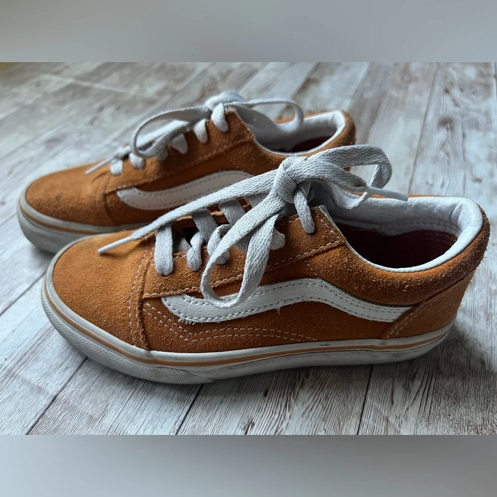 𝐕𝐀𝐍𝐒 𝙻𝚒𝚝𝚝𝚕𝚎 𝙱𝚘𝚢 𝚂𝚗𝚎𝚊𝚔𝚎𝚛𝚜 - Picture 2 of 11